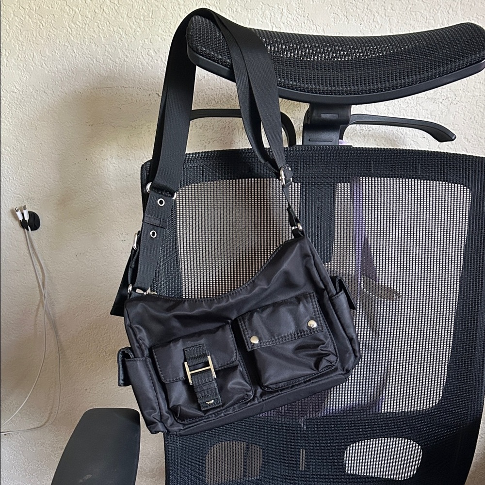 NWOT Black GU Shoulder Utility Bag
